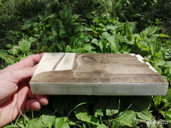 Выгравированный портрет человека - паука