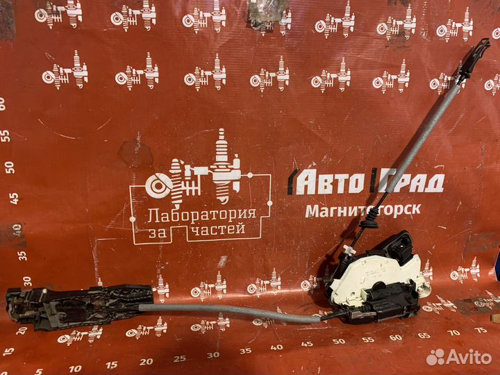 Volkswagen Polo Замок двери передней левой