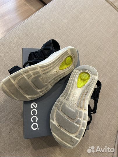 Сандали Ессо