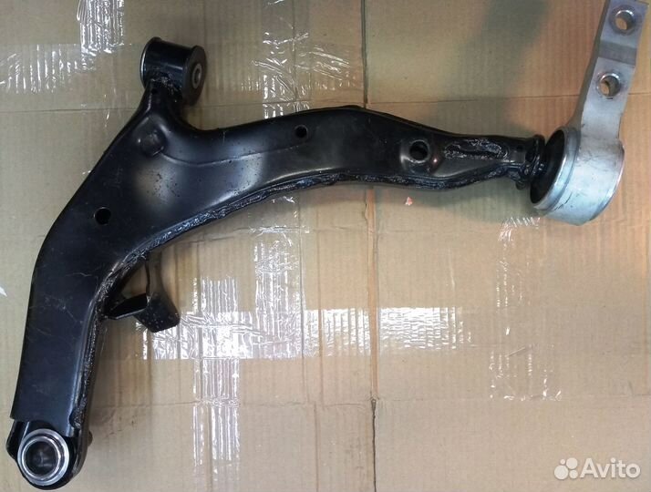 Рычаг передний