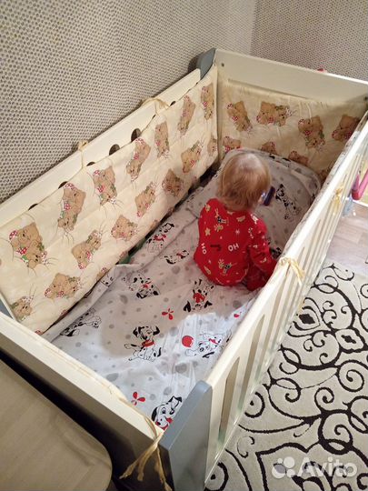 Детская кроватка