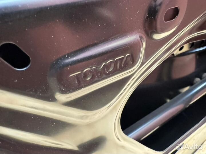 Задняя левая дверь оригинал Toyota Land Cruiser 20