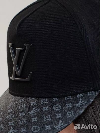 Бейсболка новая