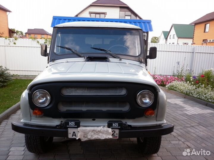 Передняя облицовка на УАЗ,рама на УАЗ