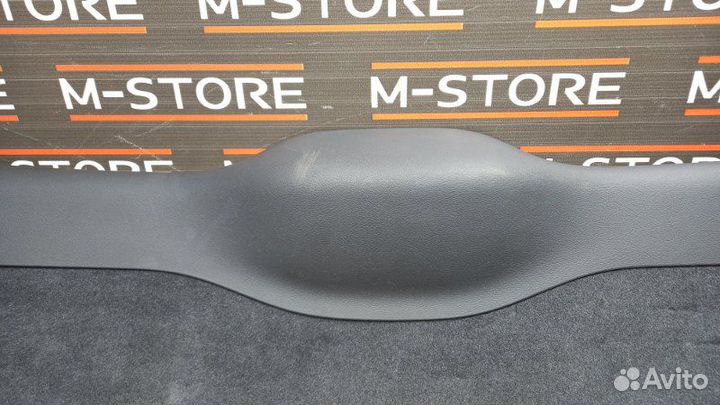 Обшивка двери багажника Volkswagen Touareg 7L AZZ