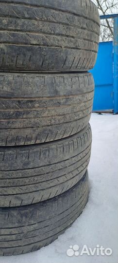 Bridgestone Dueler A/T 215/60 R17 96H