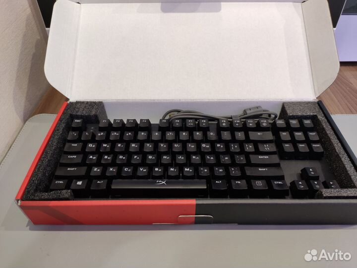 Кастомная клавиатура red square keyrox tkl equinox