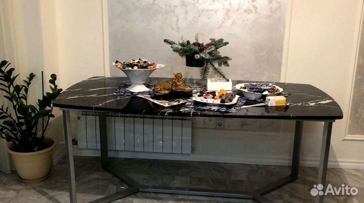Стол обеденный мраморный