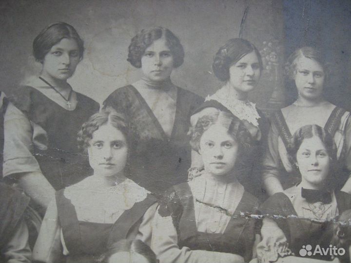 Антикварная фотография училище благородных девиц