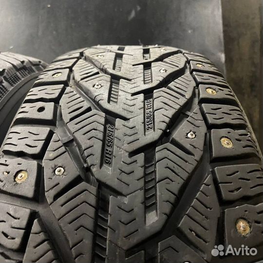 Tigar SUV Ice 215/65 R16 102T