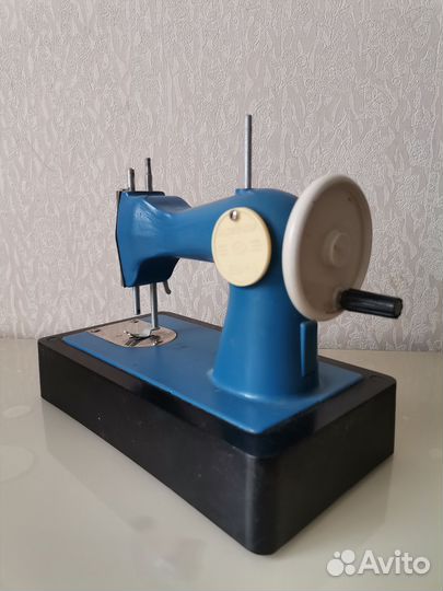 Советская детская швейная машинка/на подарок