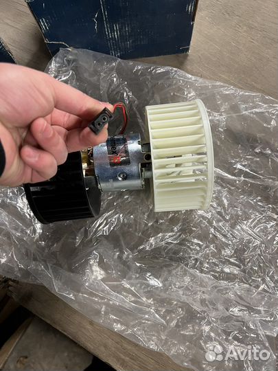 Мотор отопителя салона с крыльчаткой opel Corsa-C