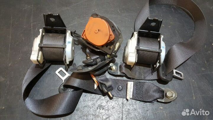 Ремень безопасности Subaru Impreza Wrx Sti GRB