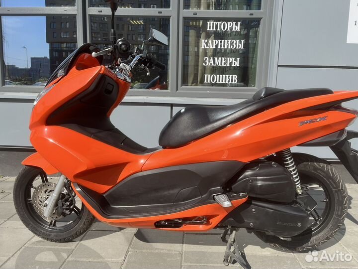 Продам скутер Honda PCX 125 оригинал