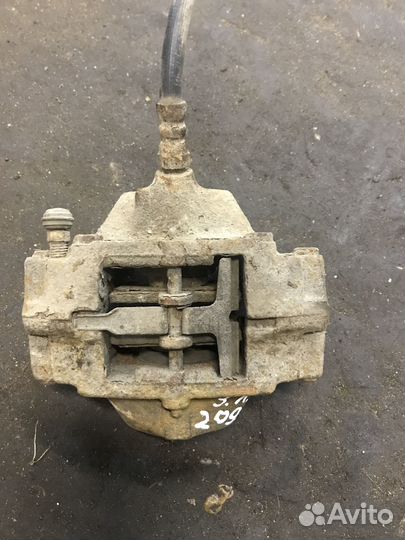 Суппорт задний левый Mercedes-Benz