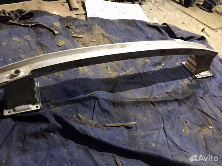 Усилитель бампера Audi A8 D4 задний 2011