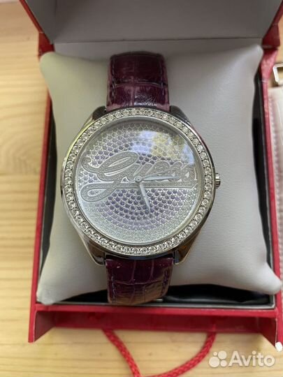 Часы Guess женские