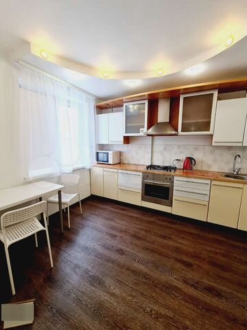 2-к. квартира, 72 м², 6/9 эт.