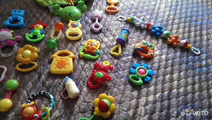 Пакет погремушек, игрушек, прорезывателей