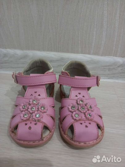 Сандалии для девочки
