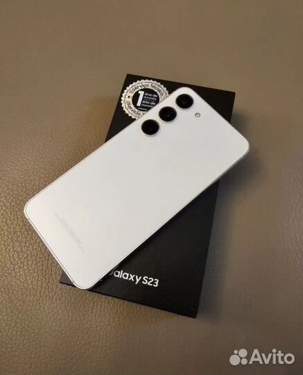 Samsung Galaxy S23, 8/128 ГБ