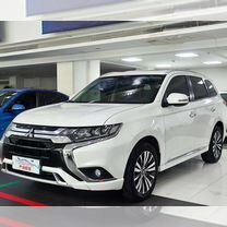 Mitsubishi Outlander 2.4 CVT, 2021, 44 081 км, с пробегом, цена 2 445 000 руб.