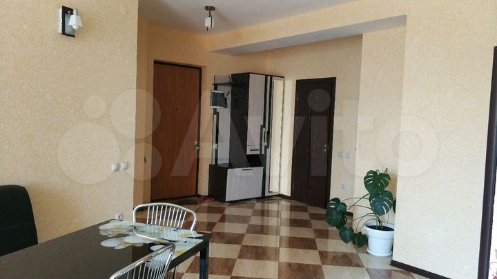 3-к. квартира, 82 м², 8/9 эт.