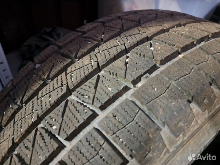 Powertrac Ice Xpro 215/55 R17