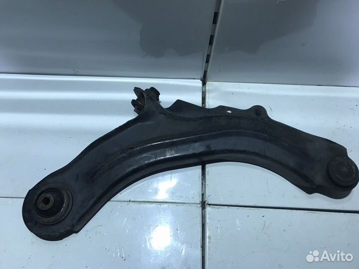 Рычаг правый Renault Megan 2