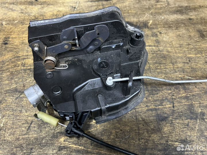 Замок двери передний правый BMW E53 X5