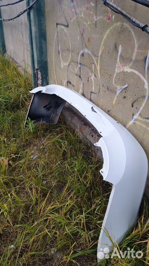 Передние бампер и задние бампер