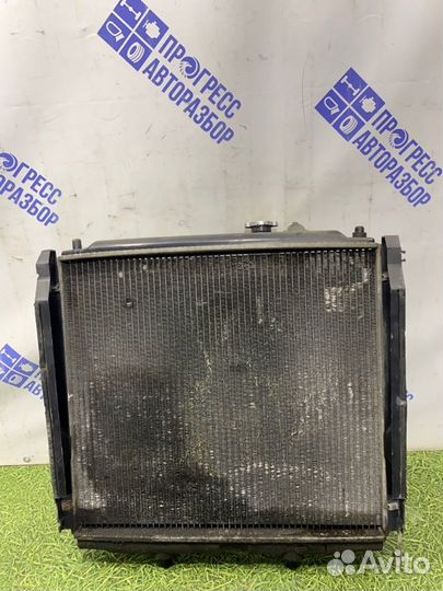 Радиатор охлаждения двигателя Hyundai Terracan