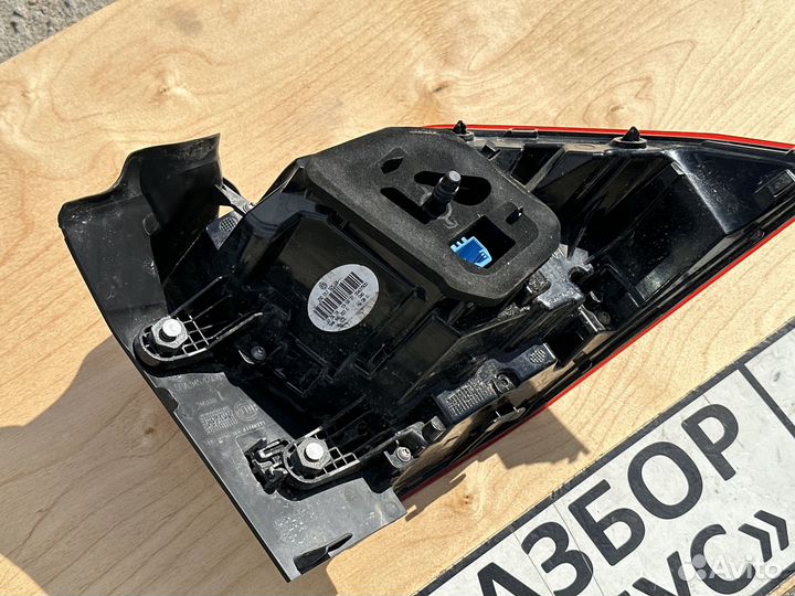 Фонарь задний левый наружный Тигуан Tiguan