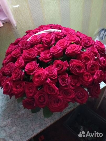 Цветы розы и букеты композиции корзины доставкой