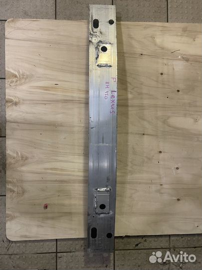 Усилитель переднего бампера Lexus RX450h