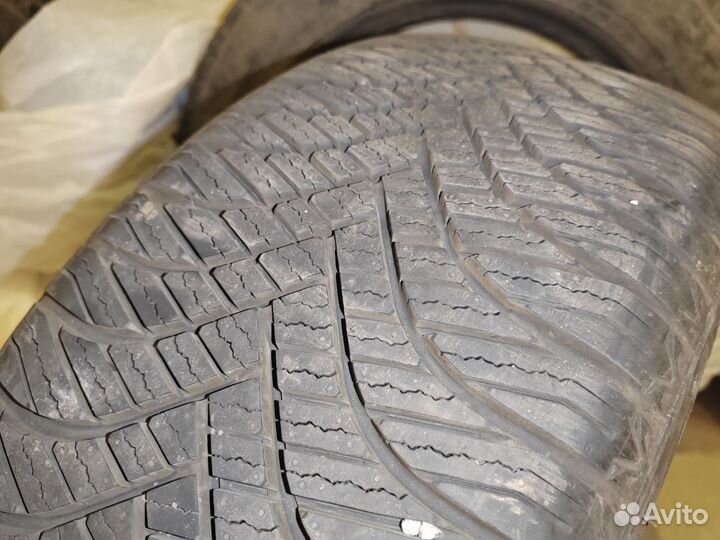 Westlake All Season Z-401 215/45 R17