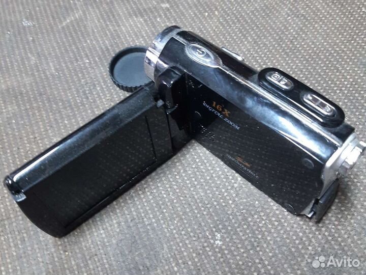 Компактная видеокамера Sony DDV-D9