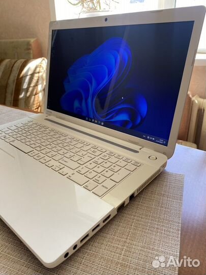 Ноутбук Toshiba satellite c70-a-kw2