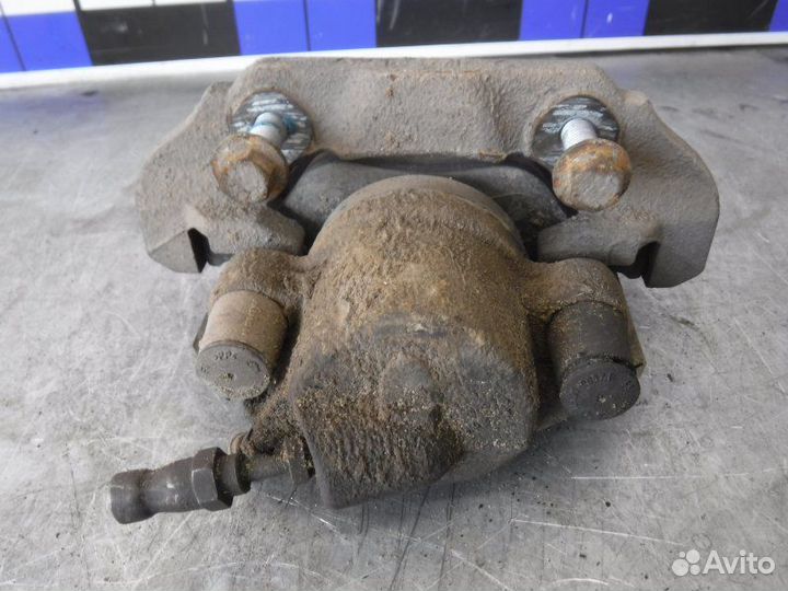 Суппорт передний правый Ford Fiesta fyja 2007