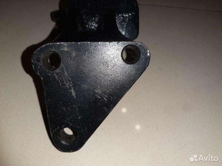 Кронштейн опоры двигателя правый для Лифан Бриз