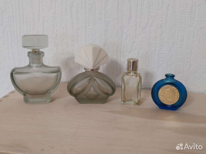 Флаконы из-под духов винтаж в притертой крышкой