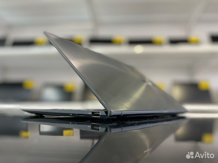 Мощный ноутбук Intel Core i5-1135g7/oled/DDR4-8