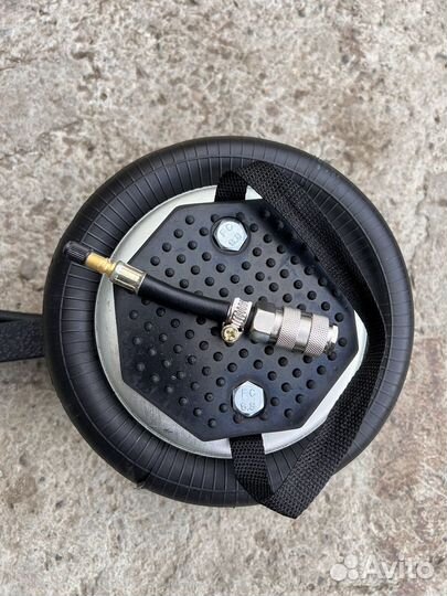 Пневмодомкрат