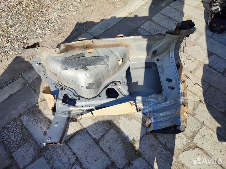 Задние четверти Митсубиси пождеро спорт 1