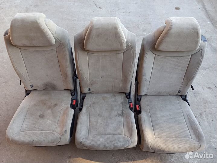 Второй ряд сидений Citroen C4 Grand Picasso