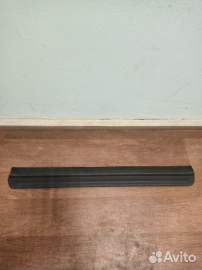 Накладка на порог (внутренняя) передняя правая