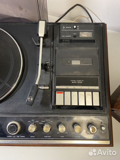 Винтажный проигрыватель винила national panasonik