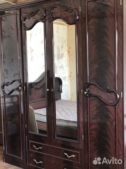 Шкаф плательный