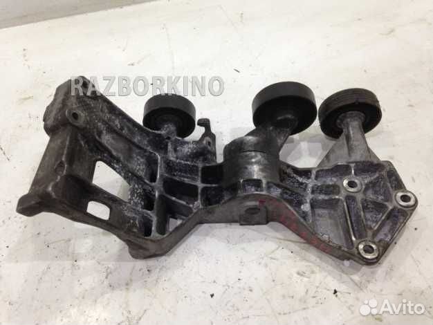 Натяжитель ремня Мерседес