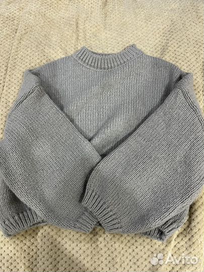 Свитер оверсайз укороченный